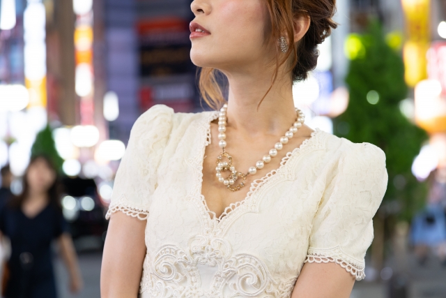 夜のお店で働く女性